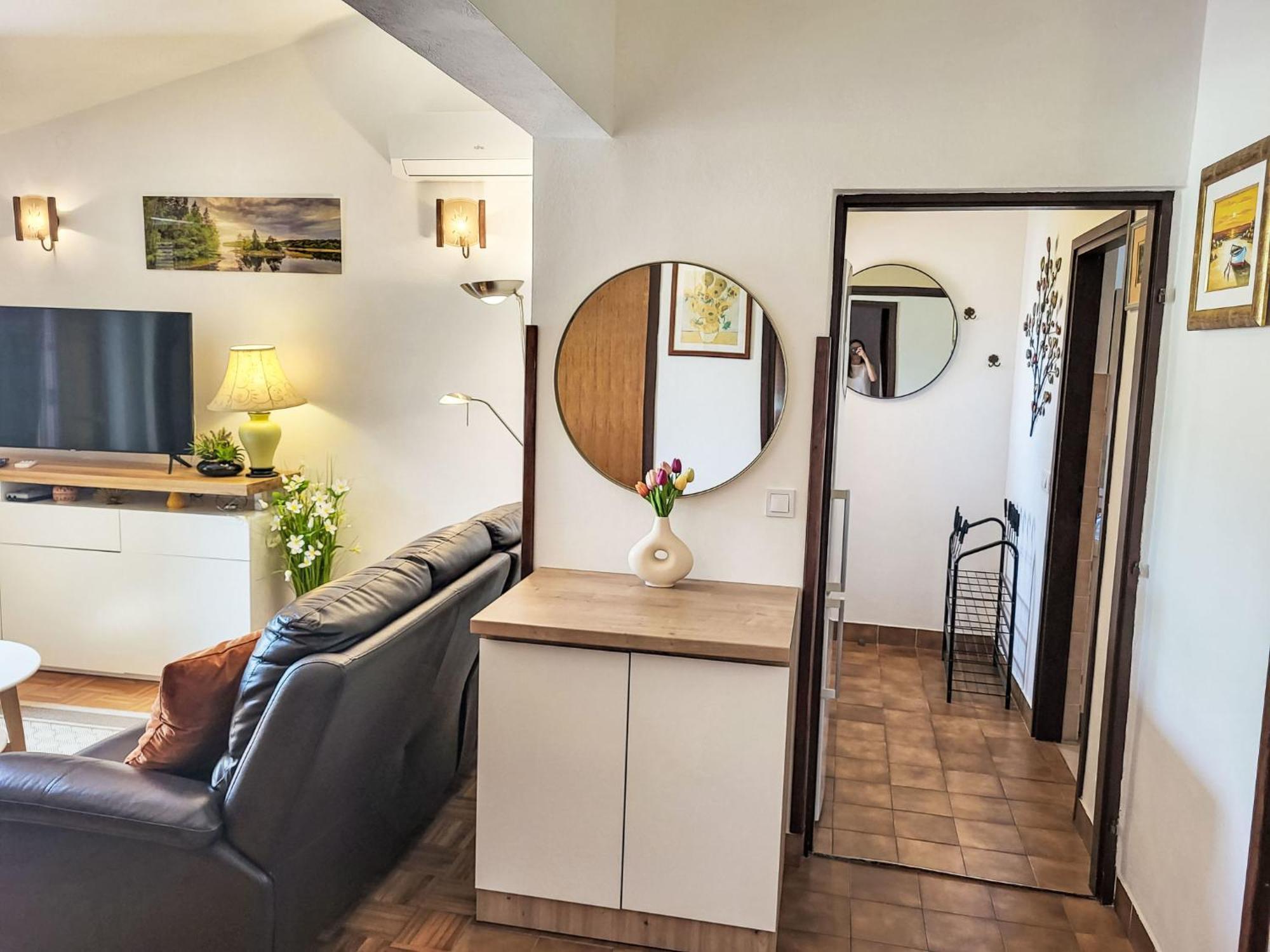 Holiday home Ive By Interhome Petrcane