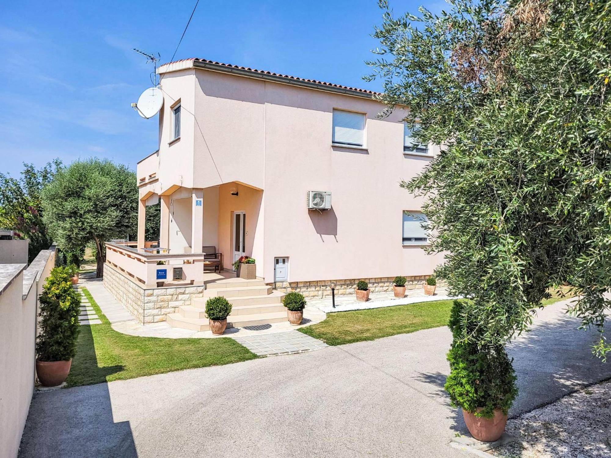 Ive By Interhome Petrcane